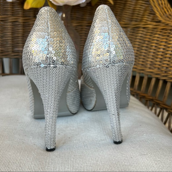 Charlotte Russe Silver Sequin Peep Toe Pumps Heels 7 - Picture 4 of 10